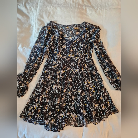 Urban Outfitters Kimchi Blue Mini Long Sleeve Dress Size 4 - Picture 3 of 4